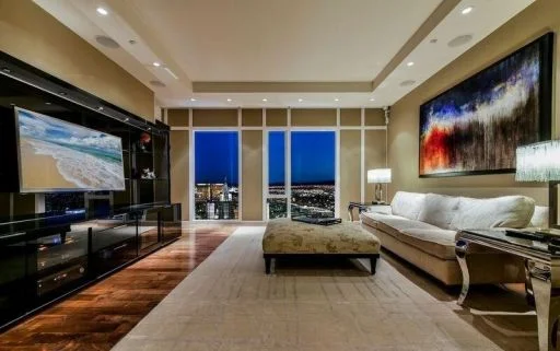 4002 At Waldorf Astoria 2