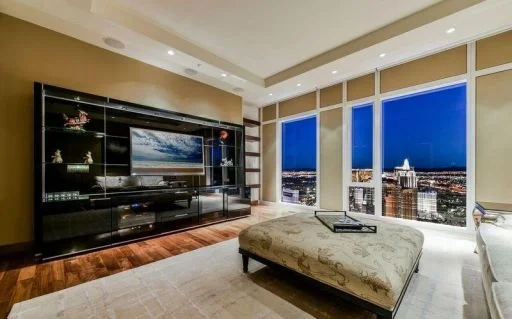 4002 At Waldorf Astoria 3