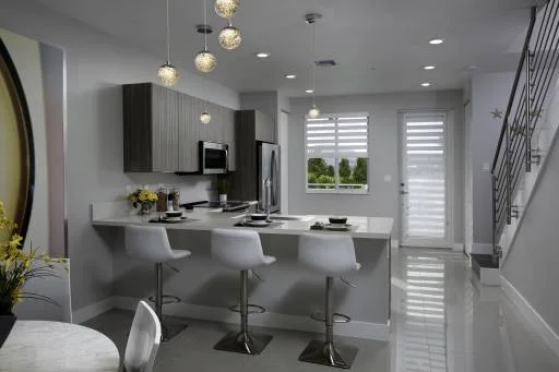 LandMark Condo 10220 5